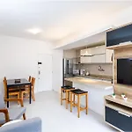 Apartamento C/ Garagem Em Copacabana | Sqc 238/707