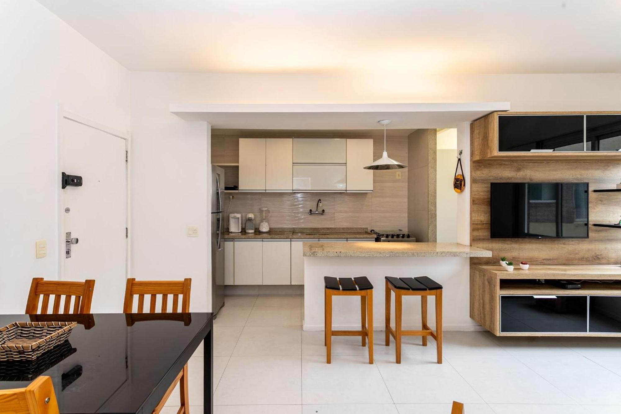 Apartamento C/ Garagem Em Copacabana | Sqc 238/707 *